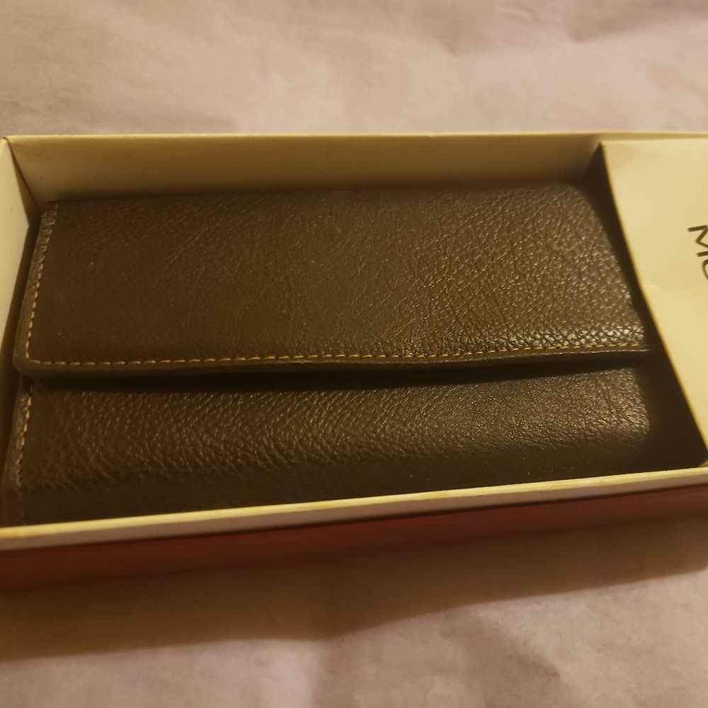 MUNDI Clutch Tri-fold Wallet Brown NWT